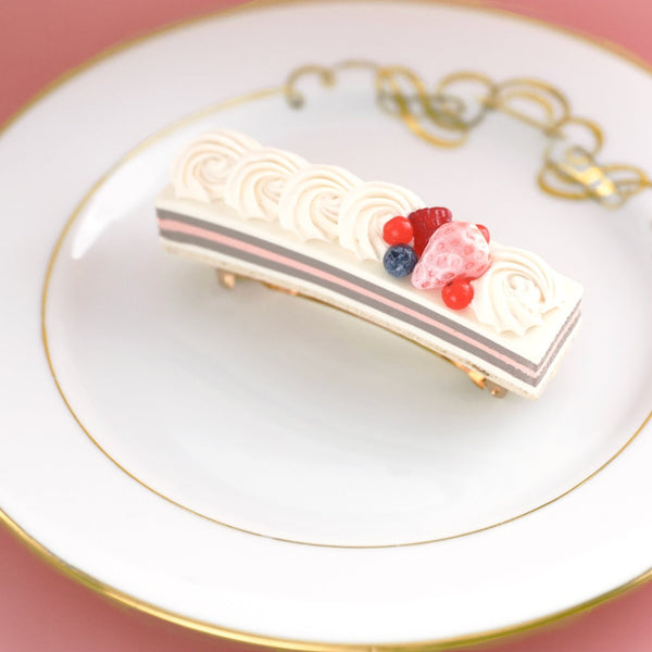 <02012>白いちごケーキのバレッタ