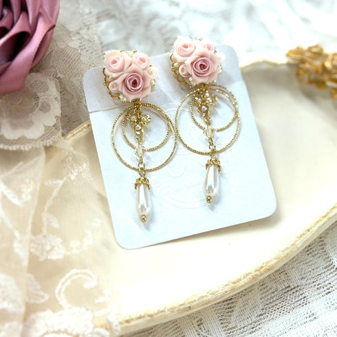 <03024>Flower Bouquet Earring (Blush Pink)