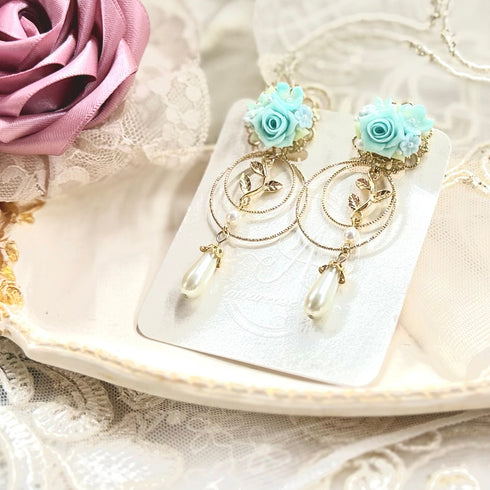 <03030>Flower Bouquet Earring (Baby Blue)