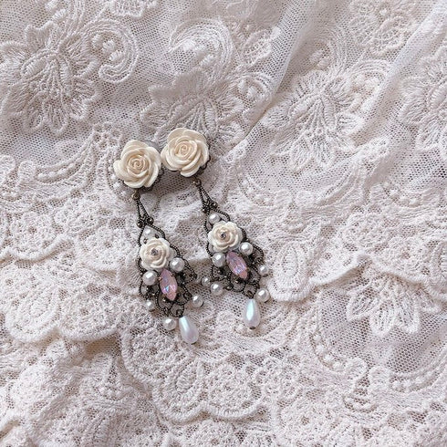 <05005>Chandelier-style clip earrings