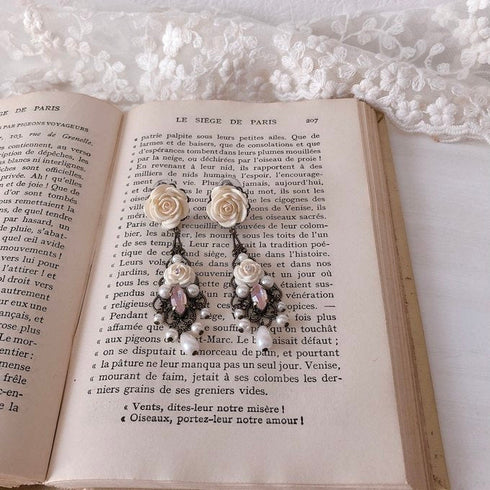 <05006>Chandelier-style pierced earrings