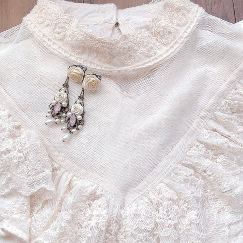 <05006>Chandelier-style pierced earrings