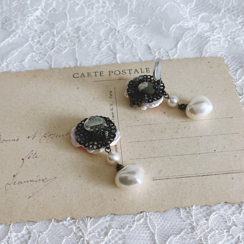 <05009>Pink rose collage clip earrings