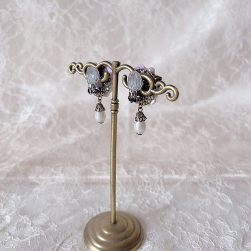<05013>Lavender rose collage clip earrings
