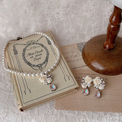 <05020>White rose and dusty pink pearl necklace