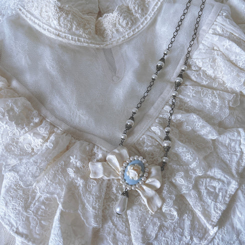 <05022>White rose cameo ribbon necklace