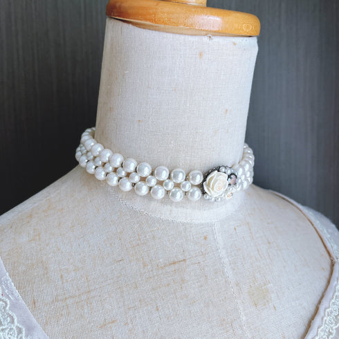 <05029>White rose pearl choker