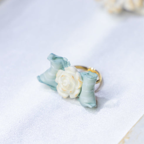 <06021>Ribbon and Rose Ring, Saxony Blue