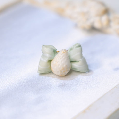 <06025>Ribbon and Strawberry Ring, Saxony Blue