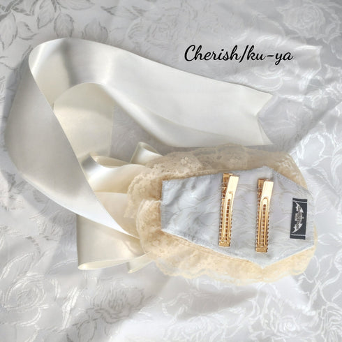 <08008>Rose coffin hair clip Natural white x White