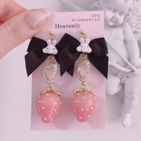 <09020>Rabbit Earrings Black Ribbon × Pink Strawberry