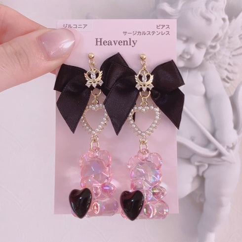 <09025>A black heart and a bear Earrings