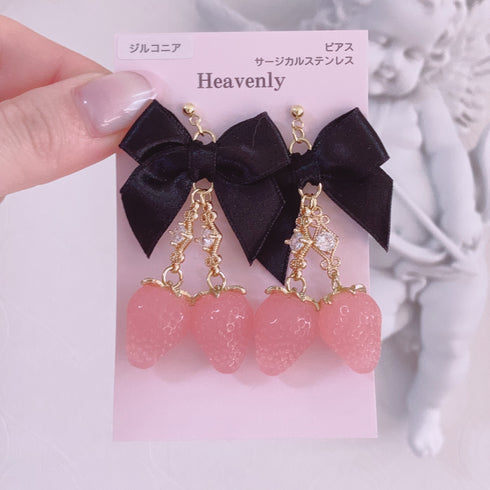 <09043>Twin Strawberries Earrings(Black ribbon)