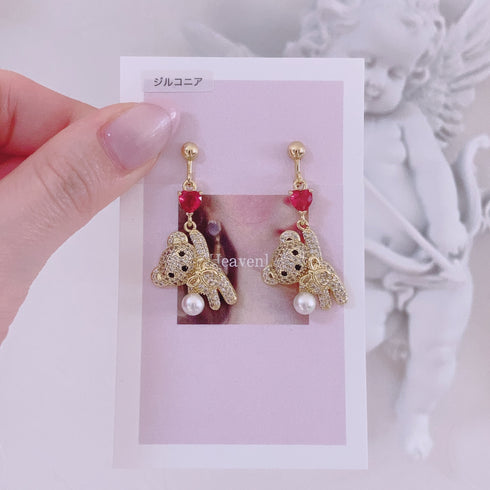<09060>A bear floating with a red heart Clip-On Earrings