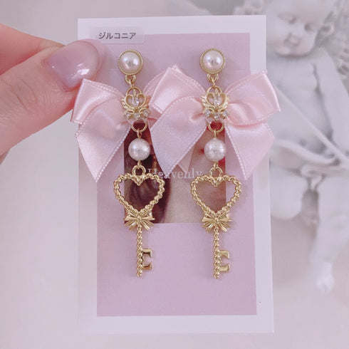 <09072>Heart key with ribbon Clip-On Earrings