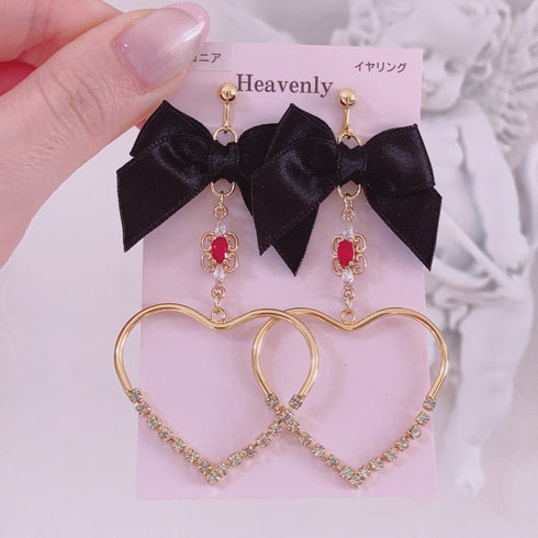 <09083>Black ribbon and golden heart hoop Clip-On Earrings