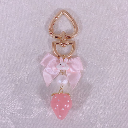 <09155>Rabbit&Strawberry Bag Charm Pink