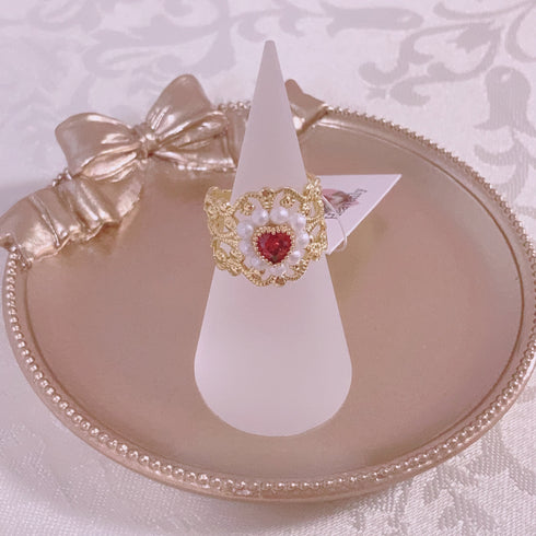 <09162>Gold Color Lace Ring Heart Bijou Red