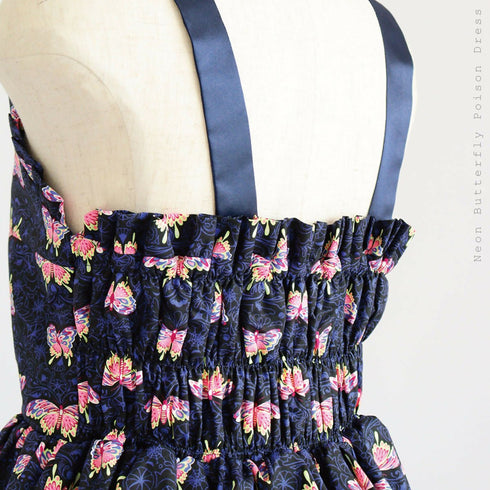 闇夜舞う毒蝶の煌羽ジャンパースカート