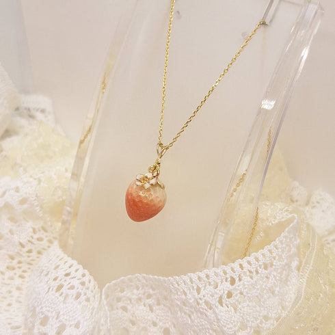<10001>strawberry&small flour necklace white flower(elegant rose)