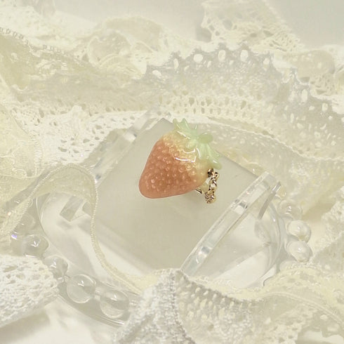 <10019>half cut strawberry ring heart charm (elegant rose)