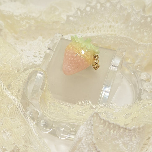 <10020>half cut strawberry ring heart charm (pink)