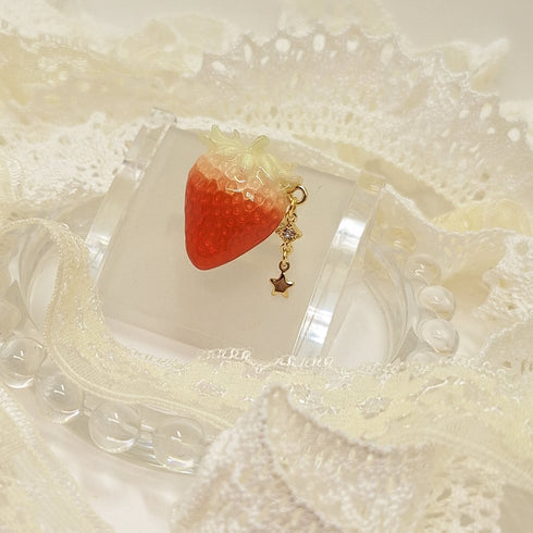 <10023>half cut strawberry ring star charm (pure red)