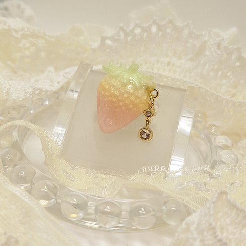<10027>half cut strawberry ring circle charm (pink)