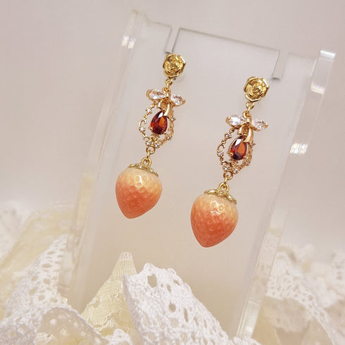 <10078>strawberry rose earrings crystal charm (elegant rose)
