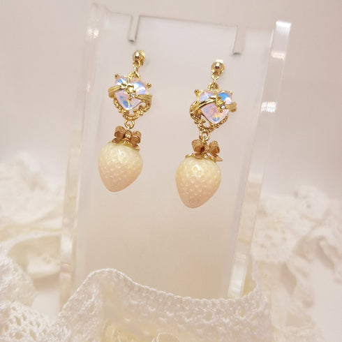 <10083>strawberry&aurora heart earrings (brilliant pink)