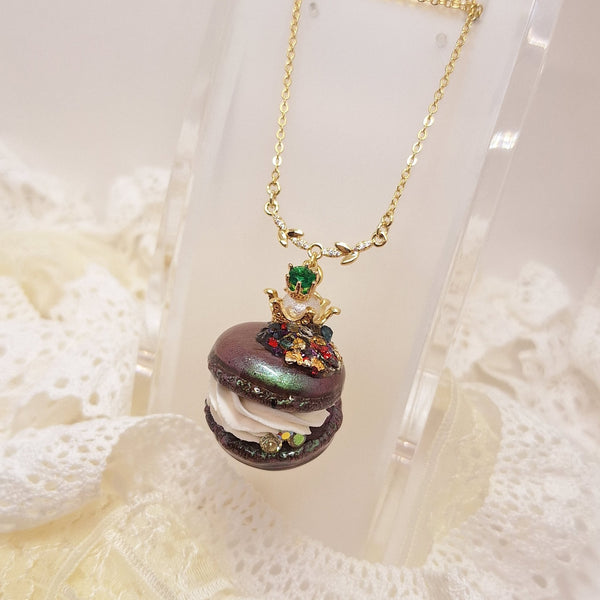 <10093>dark crystal clown macron necklace(green stone)