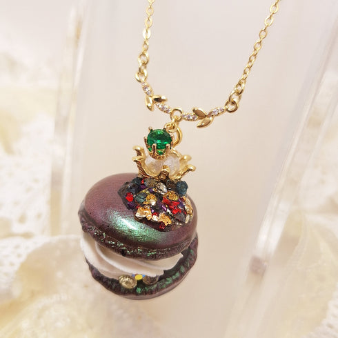 <10093>dark crystal clown macron necklace(green stone)