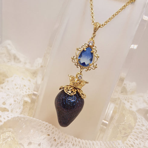 <10094>dark princess strawberry blue crystal necklace