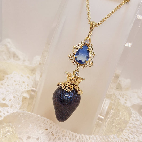 <10094>dark princess strawberry blue crystal necklace