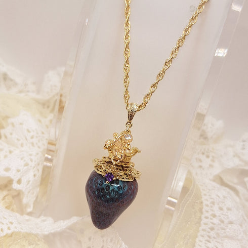 <10095>dark princess strawberry leaf necklace(purple stone)