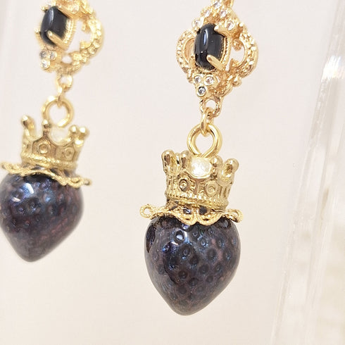 <10097>dark strawberry black charm earrings