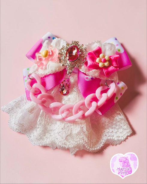 <11005>Jabot-Style Pink and White Clip