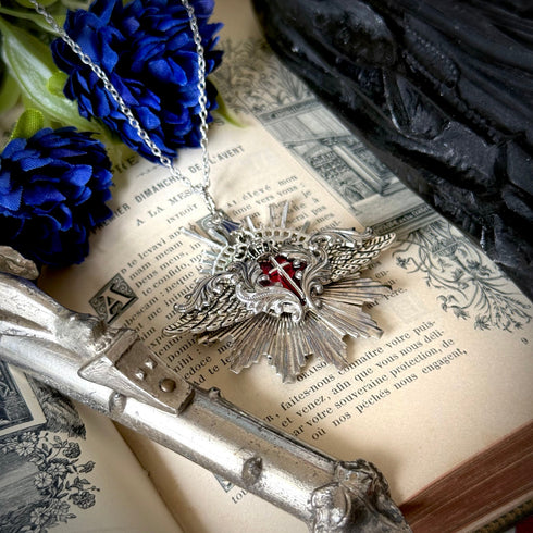 <12009>Vas Incarnationis necklace - Heart - Red