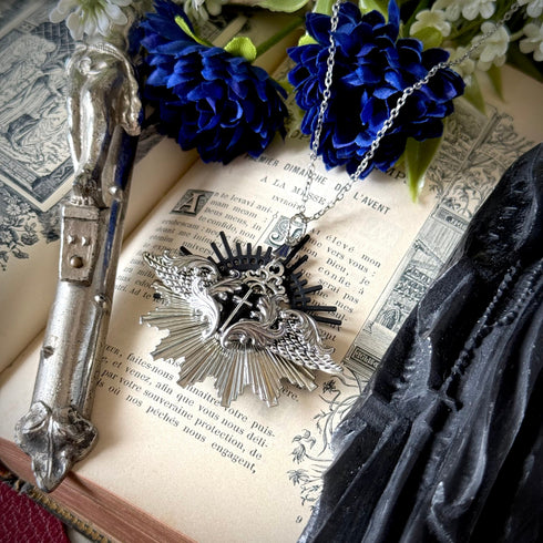 <12010>Vas Incarnationis necklace - Heart - Black