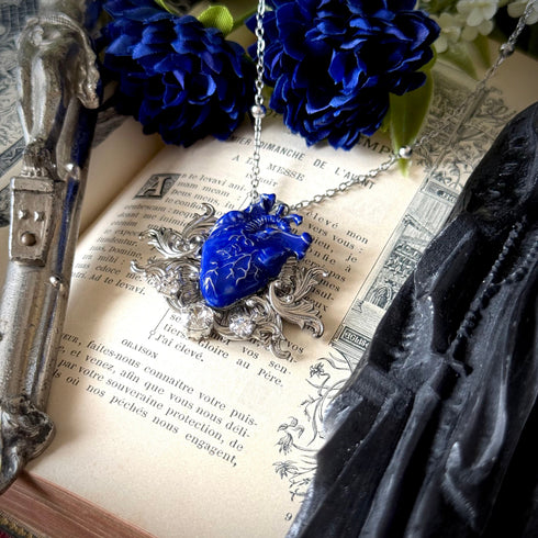 <12034>Crest of Devotion pendant - SV x blue heart