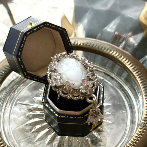 <12063>Vintage Cabochon Eugenie Ring - Corazon