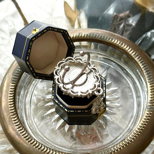 <12063>Vintage Cabochon Eugenie Ring - Corazon