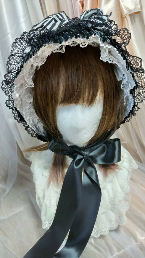 Stripe ribbon all lace bonnet black × white