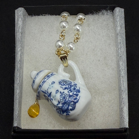 <14039>Antique tea pot necklace small blue teadrop