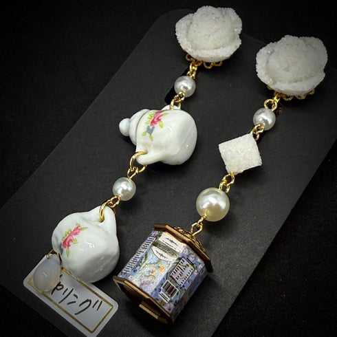 <14071>Rose sugar and tea tin earring blue