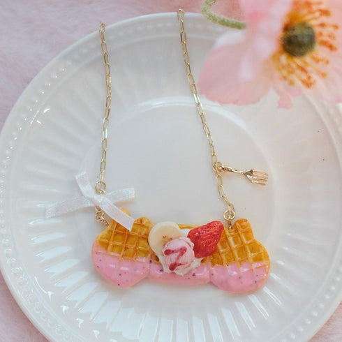 <15027>Strawberry Waffle Necklace