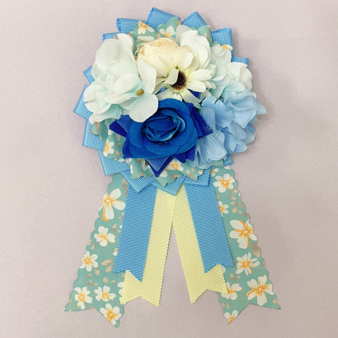<16023>“News from the Garden” Rosette—A Garden Under the Blue Sky