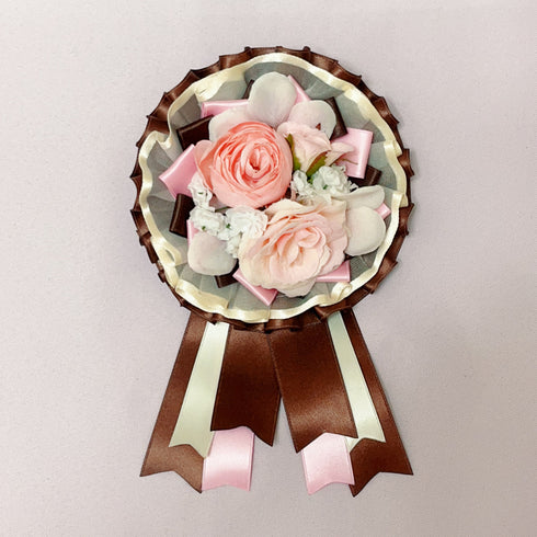 <16024>“News from the Garden” Rosette—An Afternoon Appointment