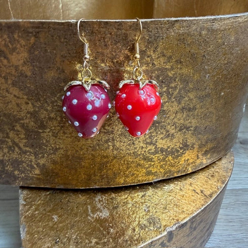 <17032>Strawberry Earrings