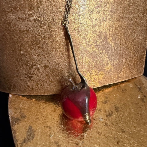 <17036>Chocolate‑Covered Apple Necklace